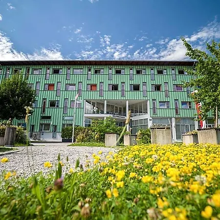 אכסניה Kolpinghaus - Sommerhostel *