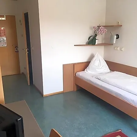 אכסניה Kolpinghaus - Sommerhostel